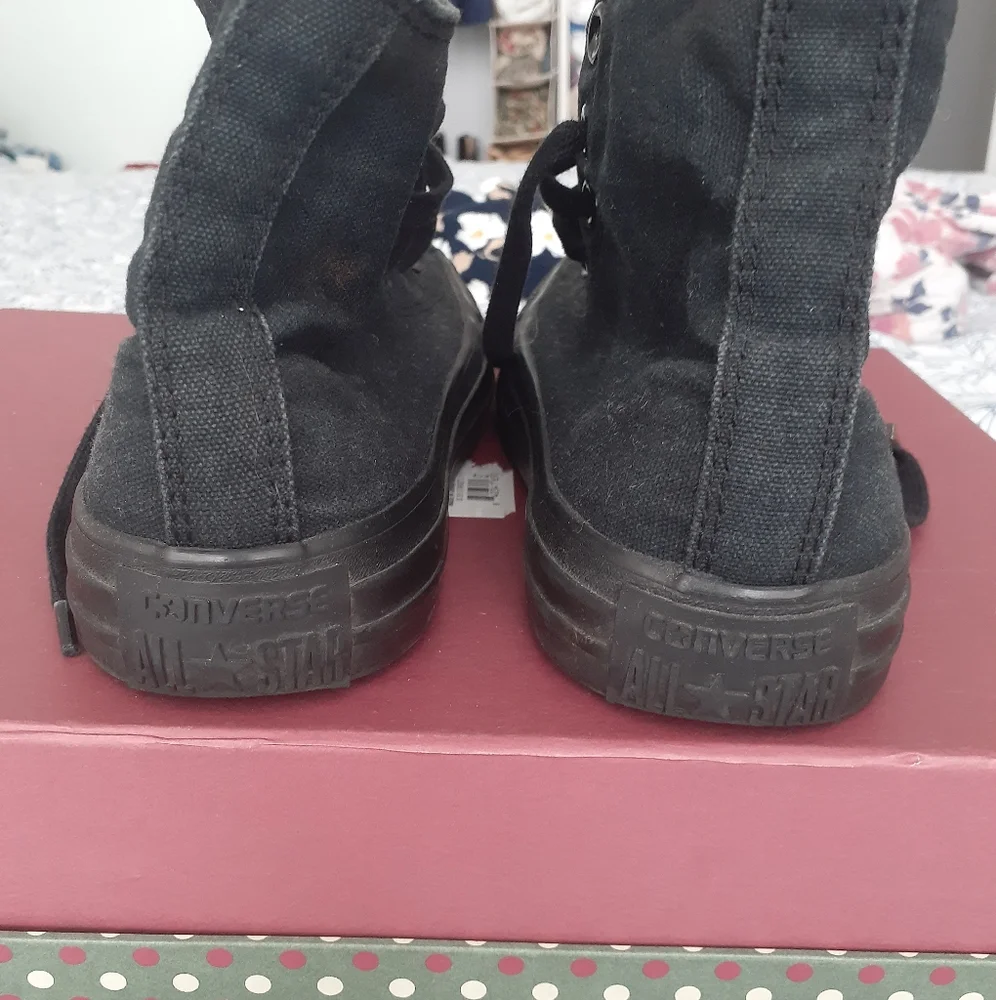 Converse - Picture 5 of 7